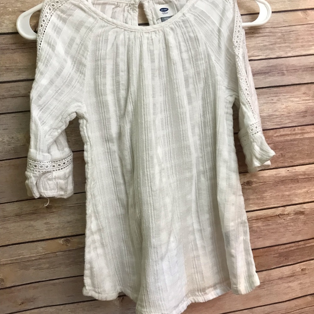Cold shoulder top